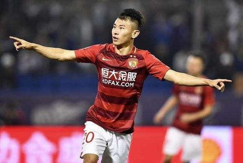 于汉超最新爆料新星,新星崛起,足球界新希望闪耀登场 第2张 于汉超最新爆料新星,新星崛起,足球界新希望闪耀登场 第2张